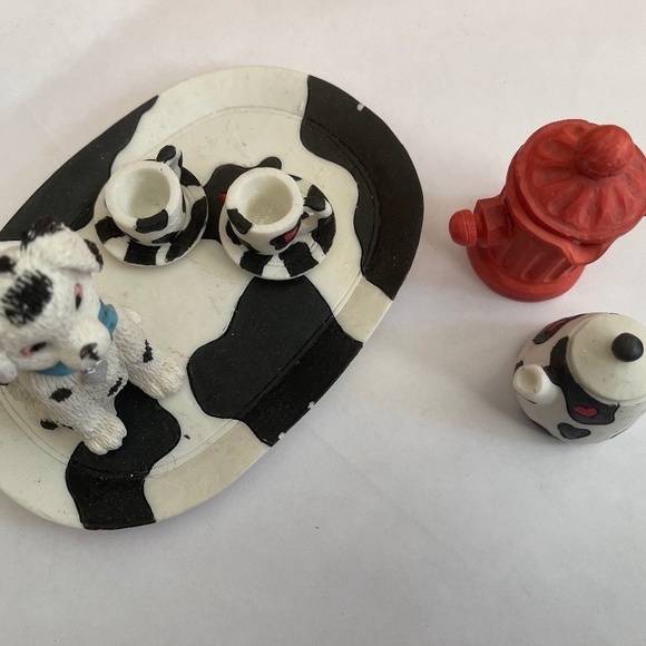 Young Miniature Tea Set 1995 - Dalmatians and Firehouse Theme - Chips on Tray - Picture 1 of 7